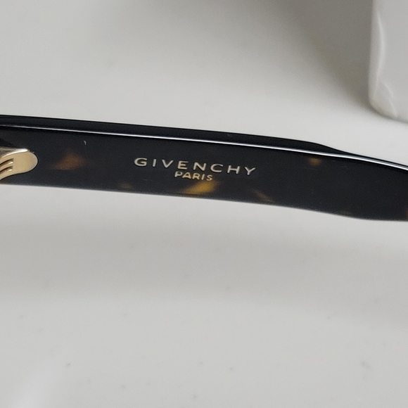 Givenchy GV 7074/S Sunglasses.